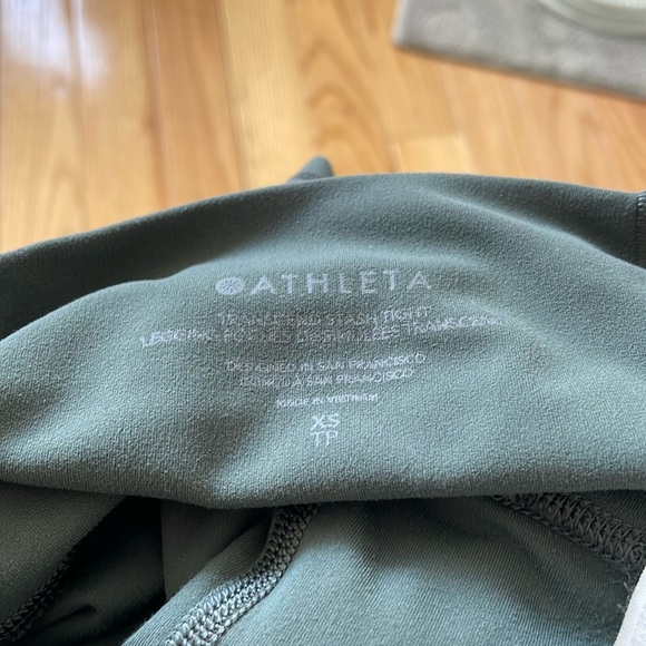 ATHLETA Transcend Stash Tight High Rise Bali Green Yoga Leggings 533673 EUC XS - Picture 9 of 12